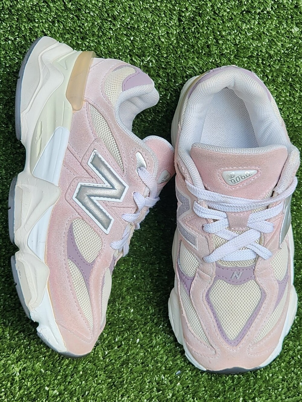 New Balance 9060 Girls Size 2 Old Rose Athletic Walking Cushioned Sneakers Shoes
